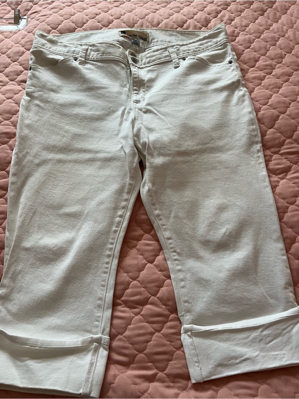 Old Navy White Cropped Cuffed Jeans - Women
